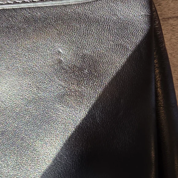 Valentino Garavani VINTAGE SATCHEL Black Leather Bag - Picture 9 of 16